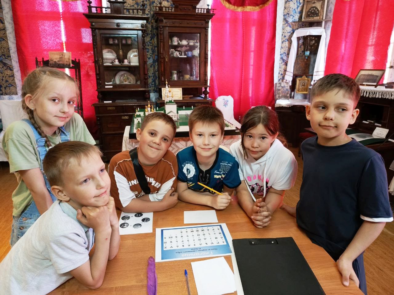 Игровая программа «Как учились раньше».